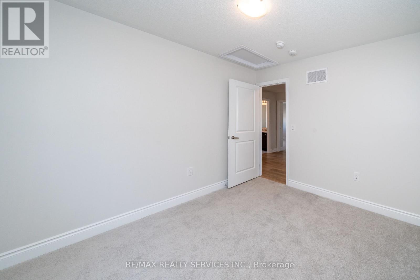 41 UNION BOULEVARD - 30