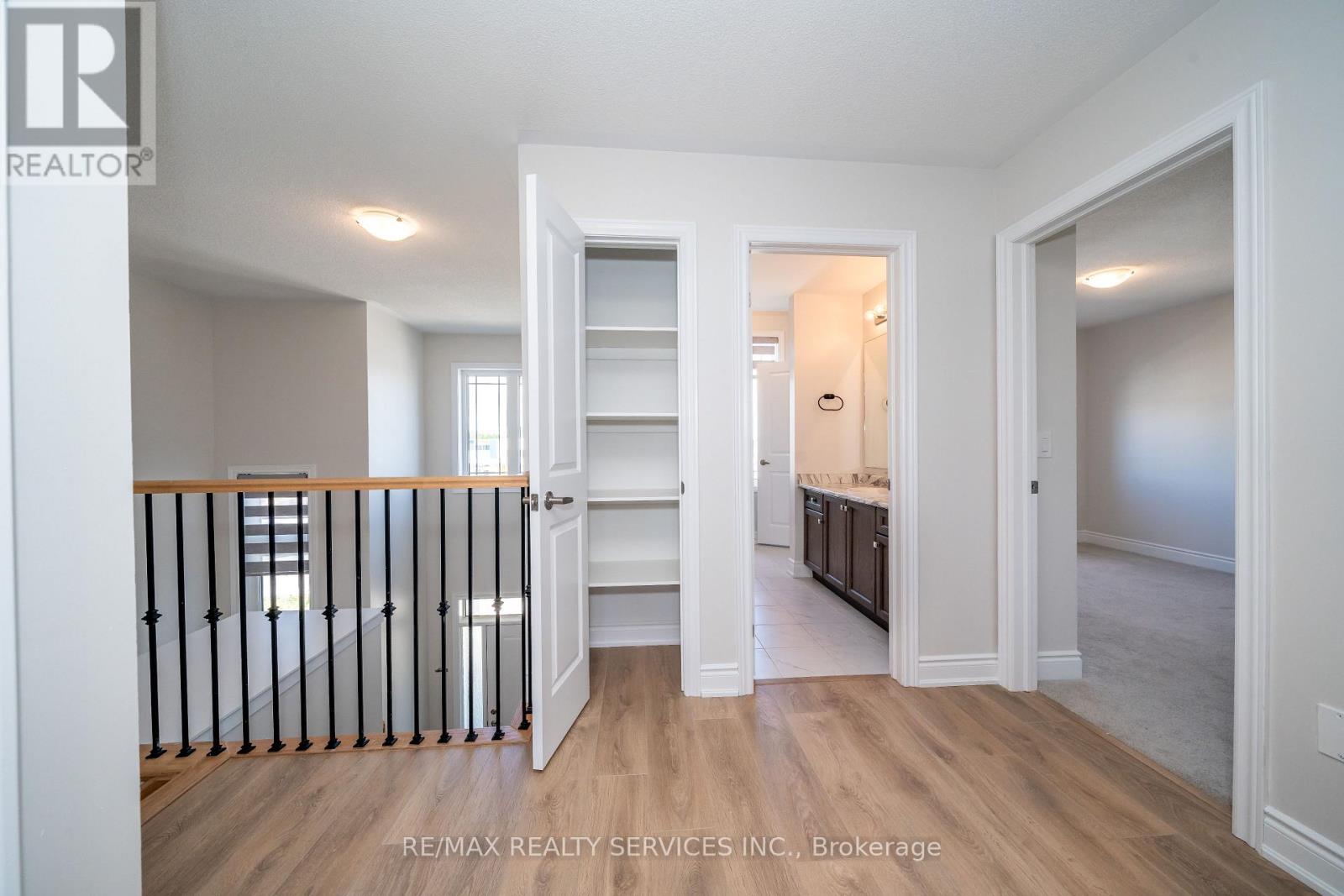 41 UNION BOULEVARD - 31