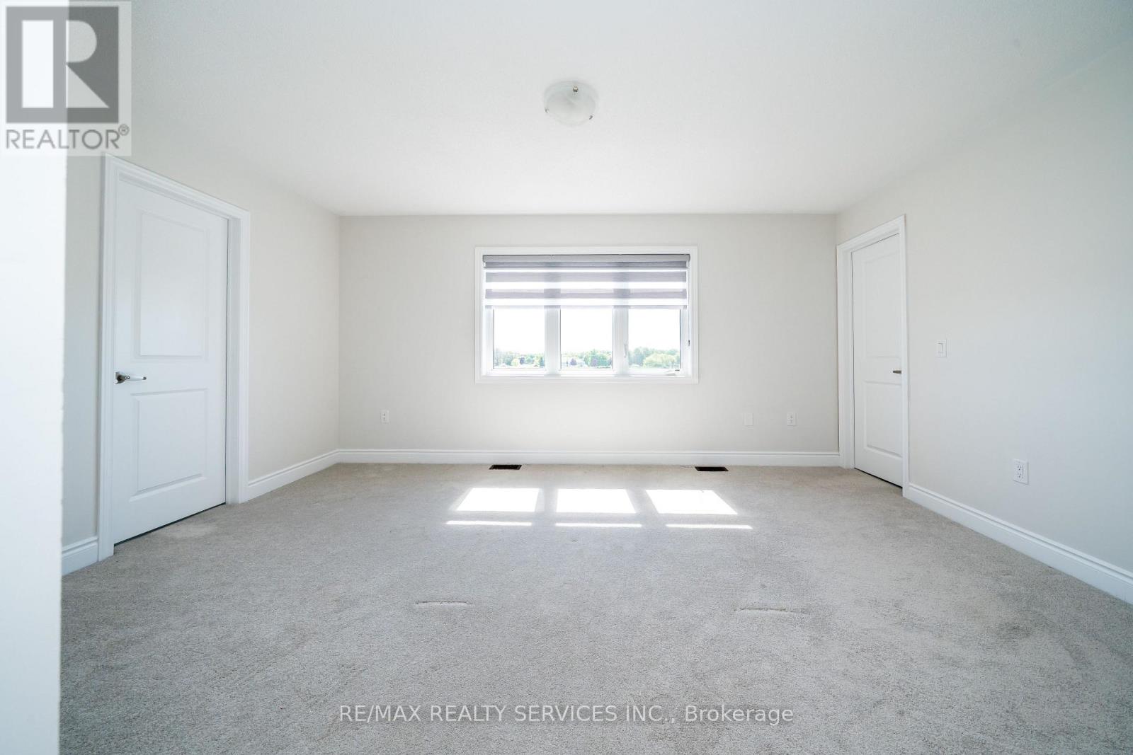 41 UNION BOULEVARD - 32