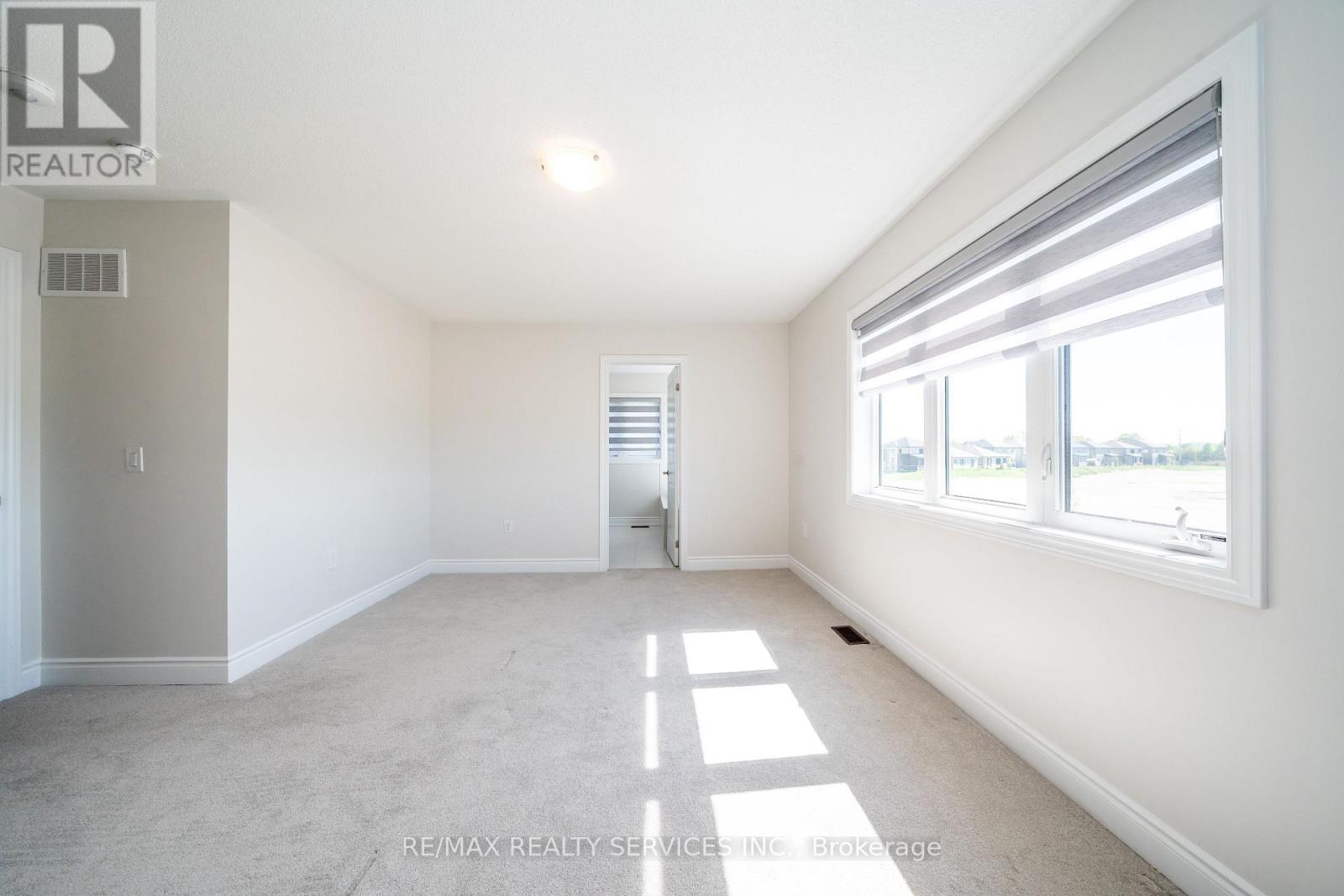 41 UNION BOULEVARD - 34