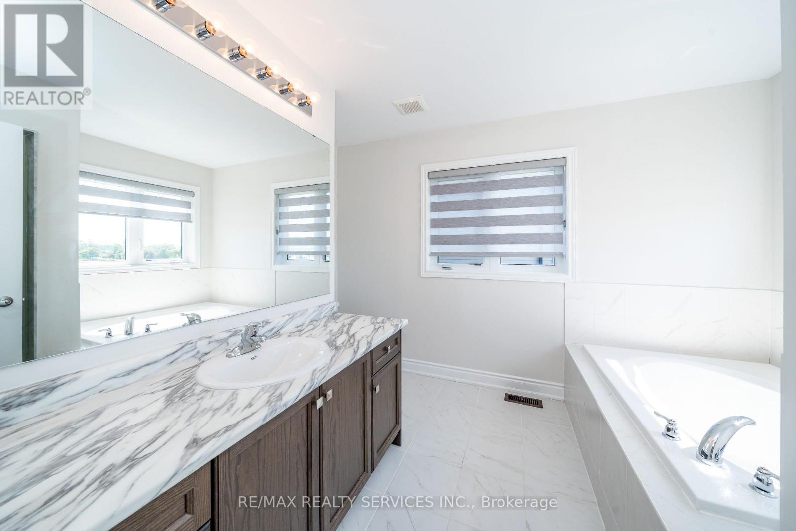 41 UNION BOULEVARD - 35