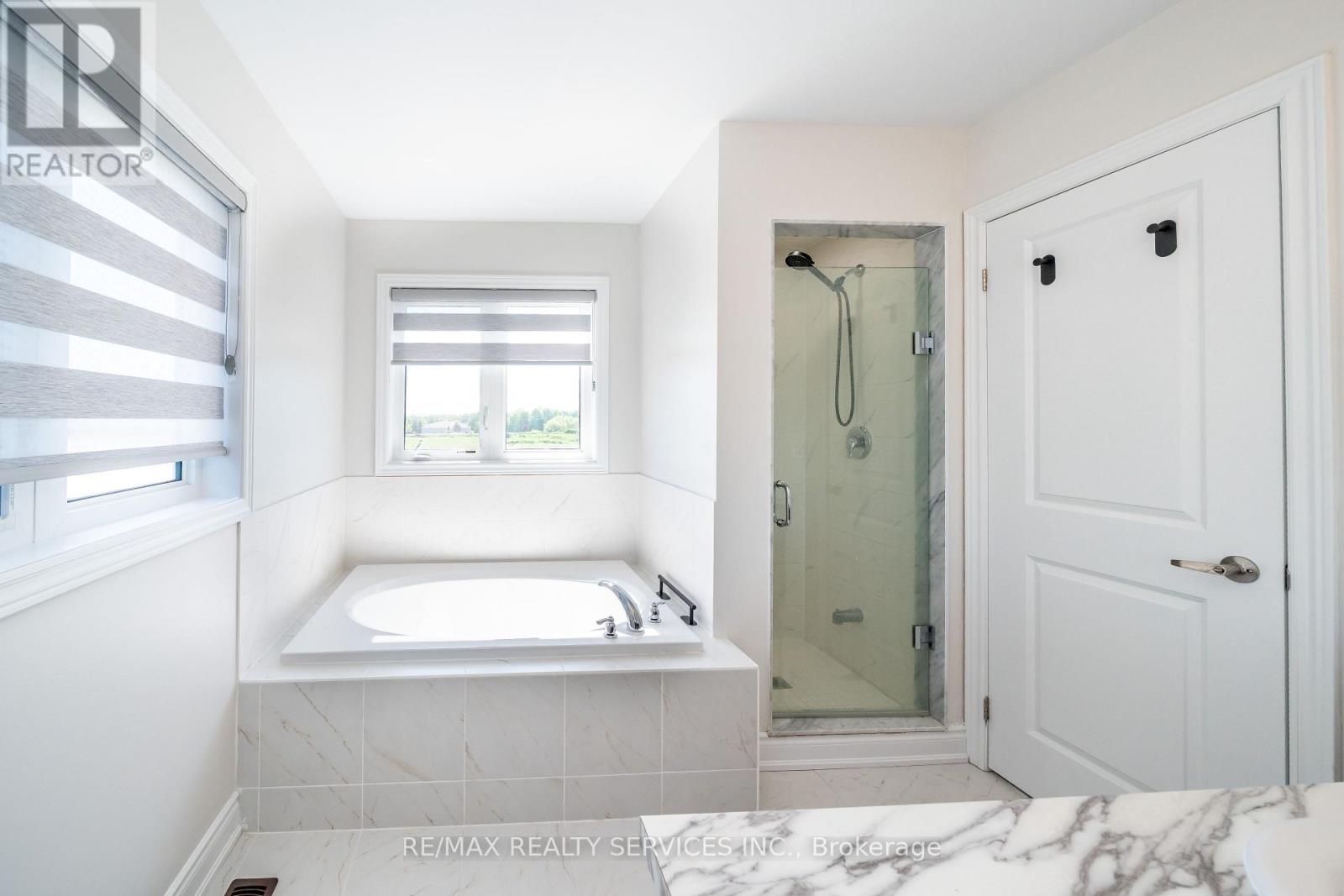 41 UNION BOULEVARD - 37