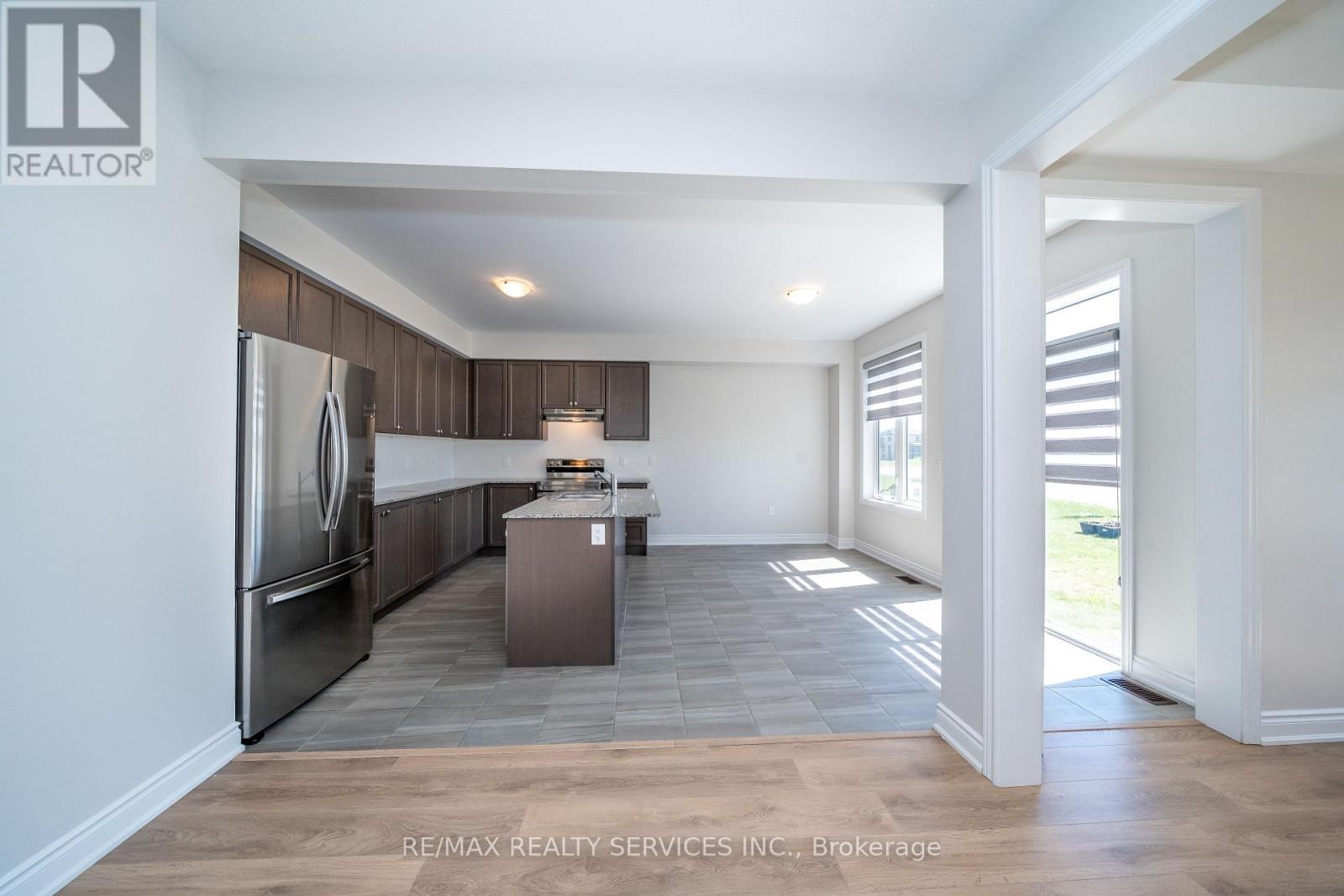 41 UNION BOULEVARD - 5