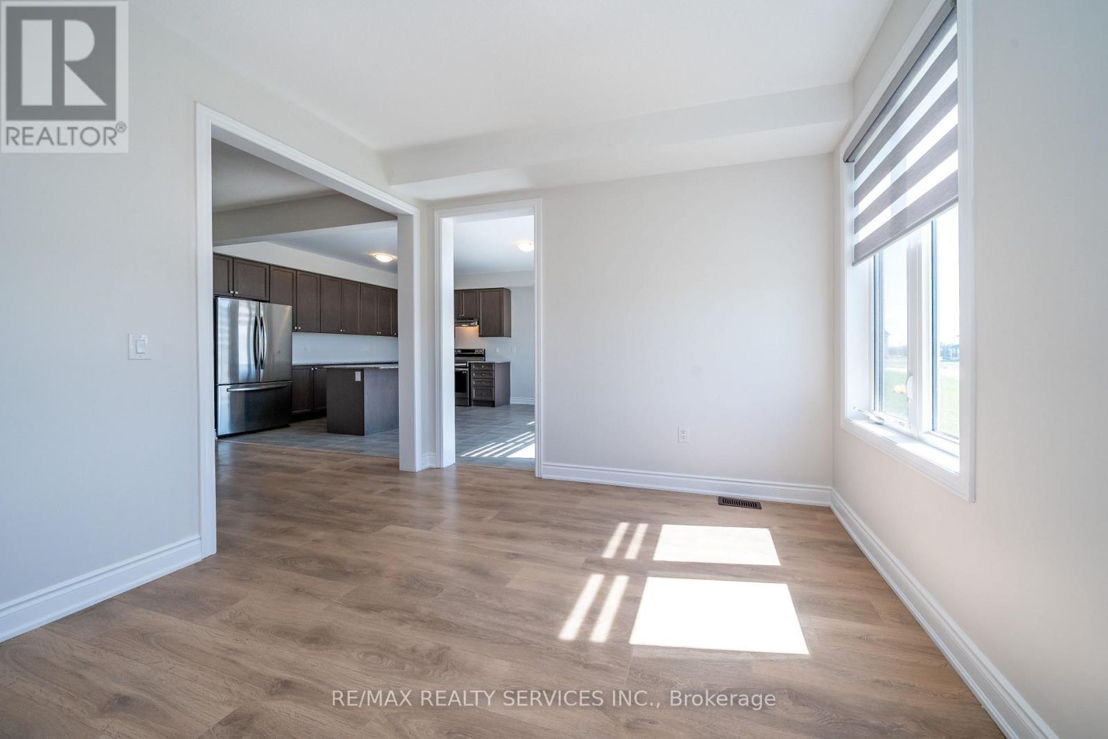 41 UNION BOULEVARD - 9
