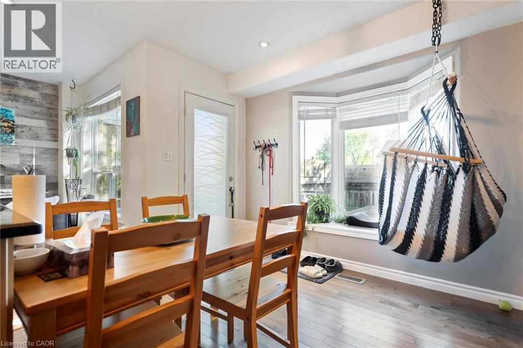 27 PETTIT Street - 21