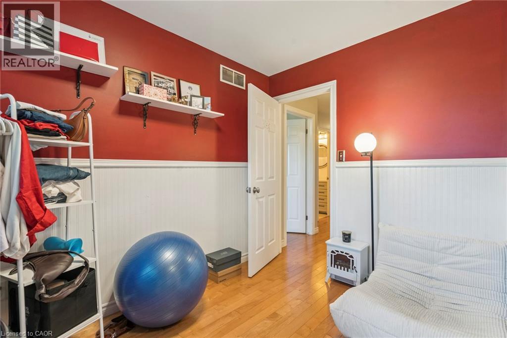 27 PETTIT Street - 30