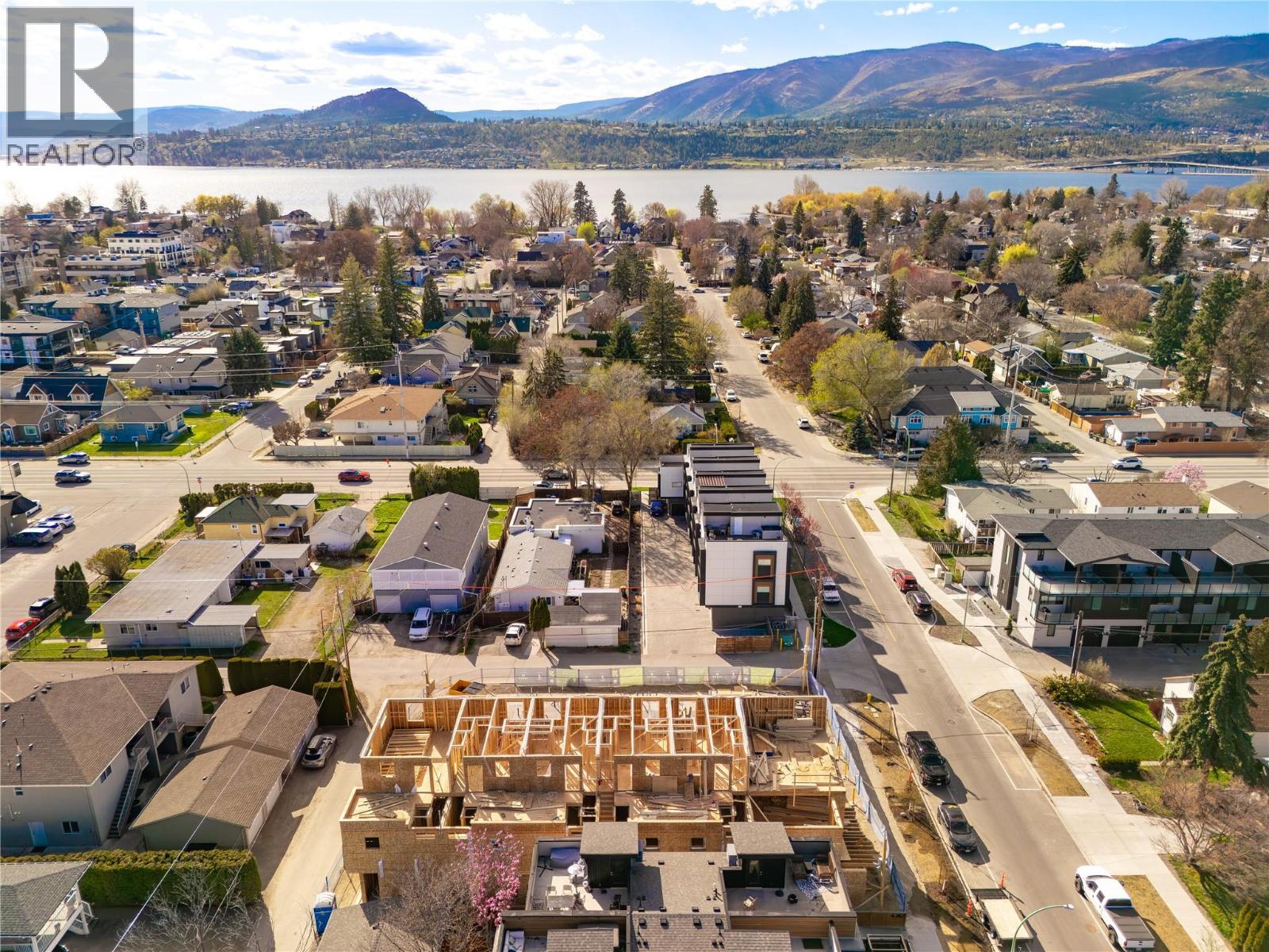 #4 743 Morrison Avenue - 27