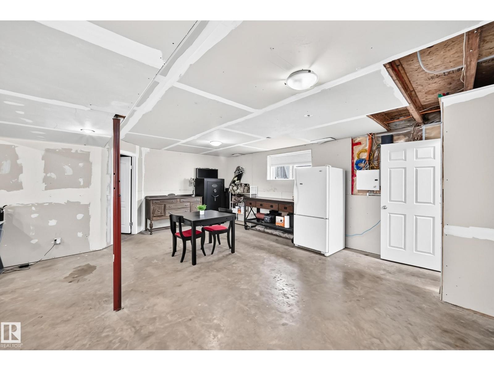 312 GIBB CL NW - 43