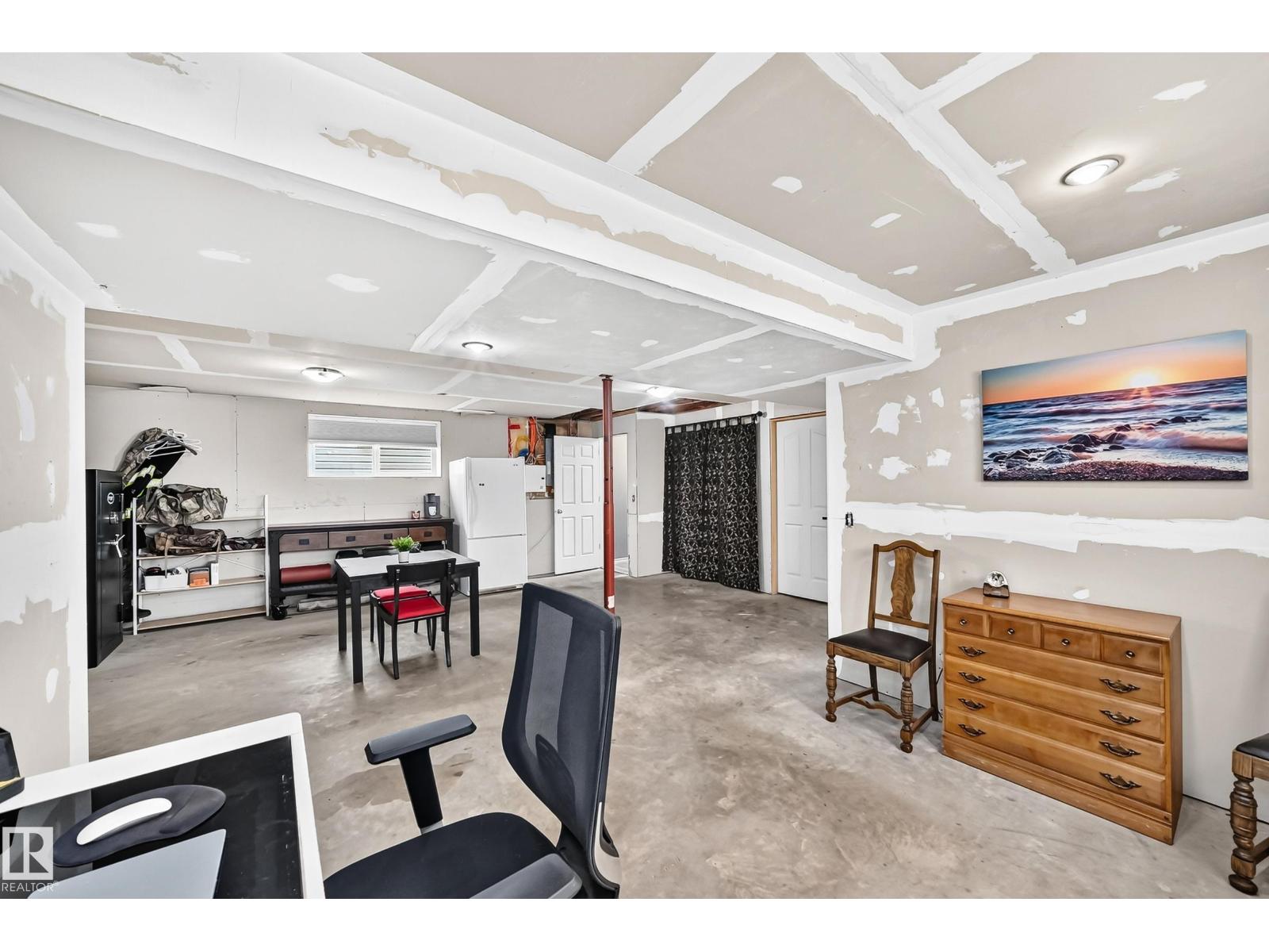 312 GIBB CL NW - 45