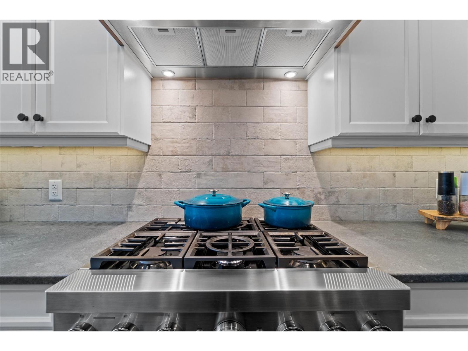  2538 Valley Place, Blind Bay
