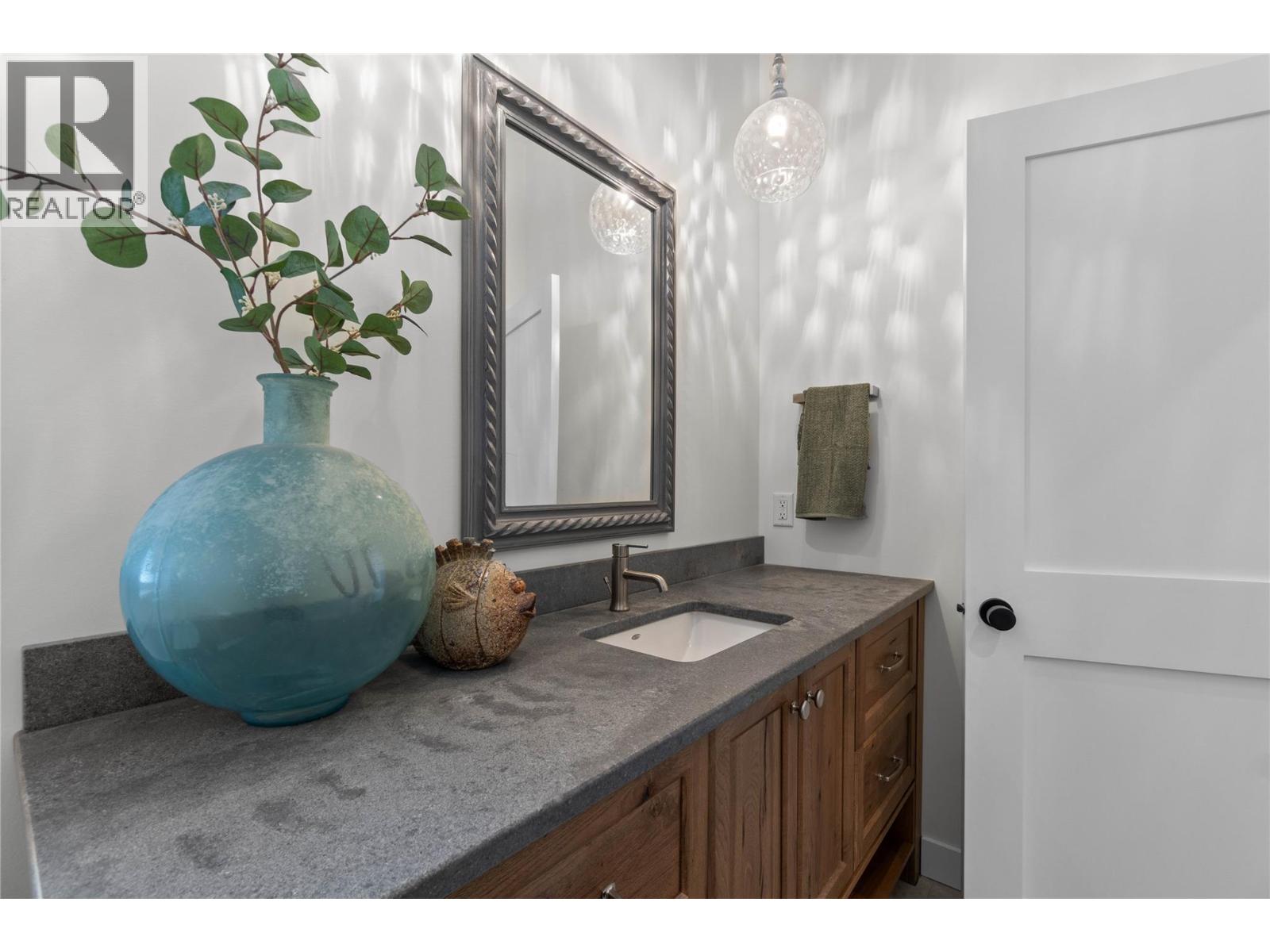  2538 Valley Place, Blind Bay