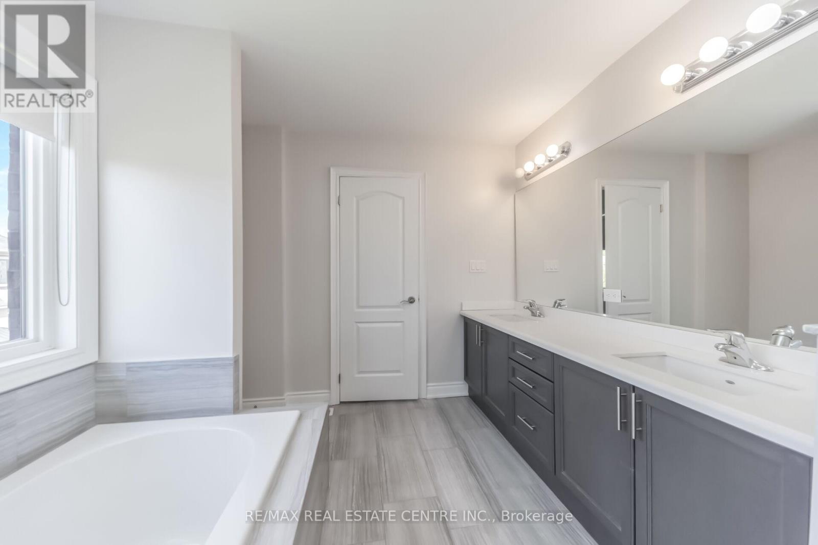 3 PRAIRIE CREEK CRESCENT - 26