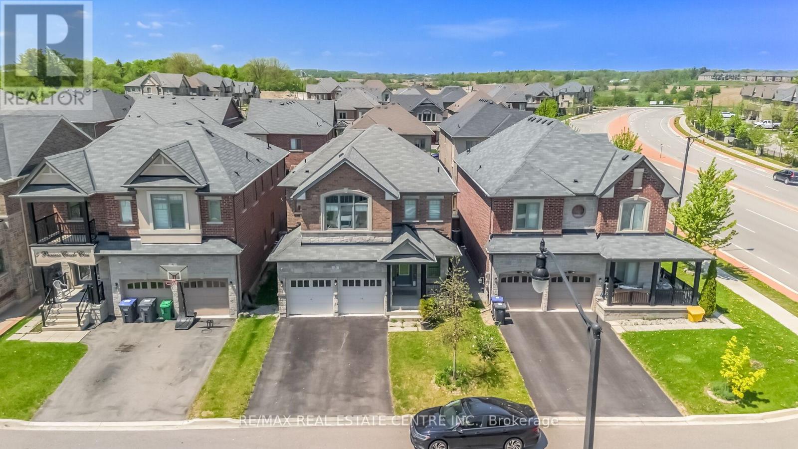3 PRAIRIE CREEK CRESCENT - 3