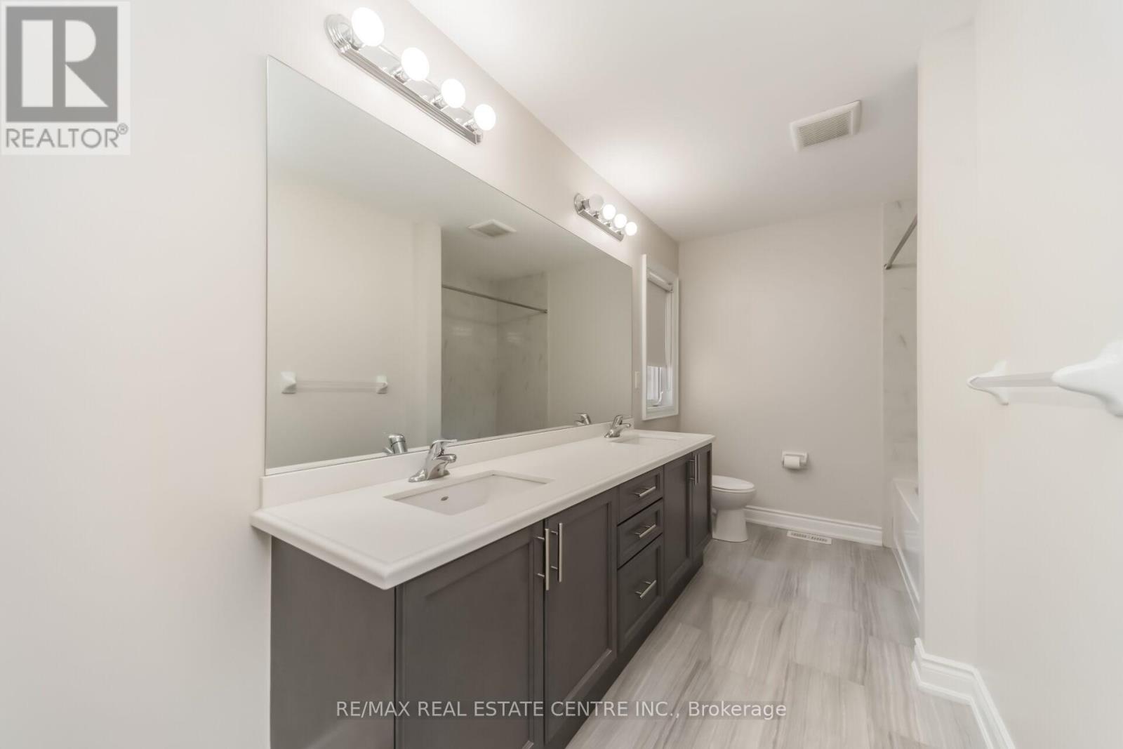 3 PRAIRIE CREEK CRESCENT - 35