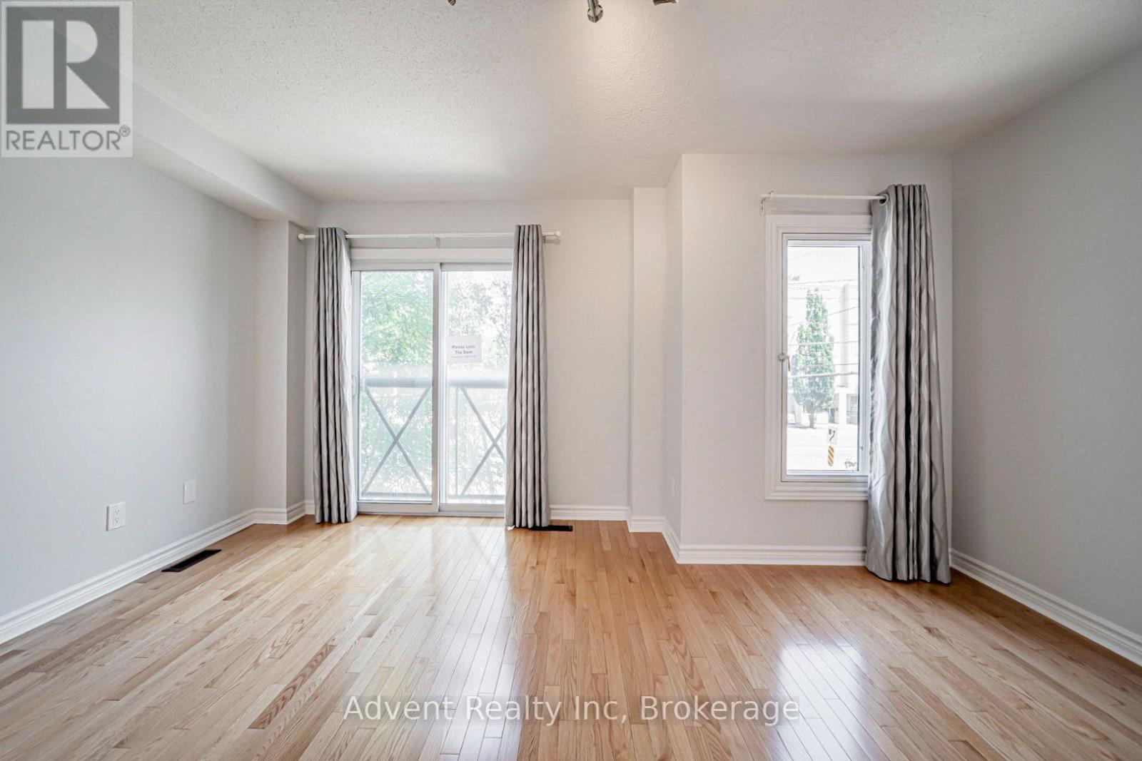 973 THE QUEENSWAY - Image 34