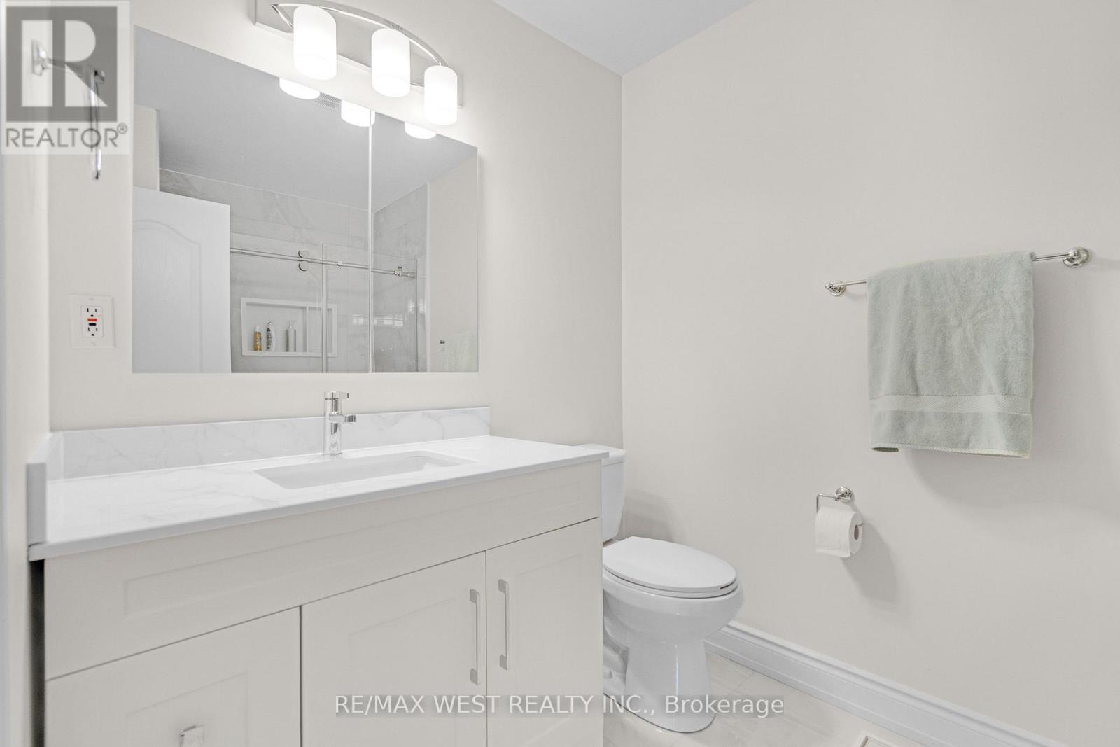 246 VEROBEACH BOULEVARD - Image 6