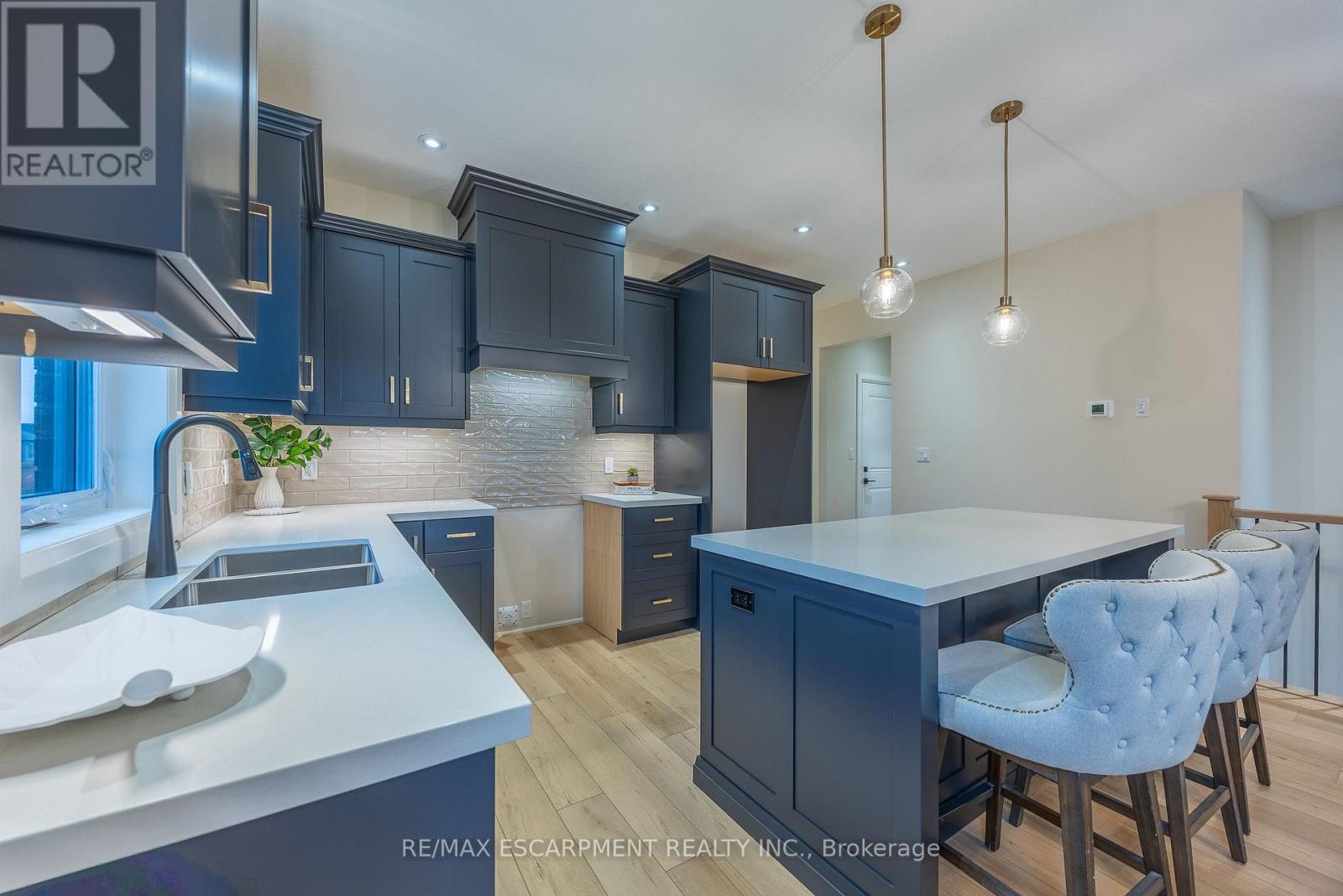 88 CRADDOCK BOULEVARD - 10