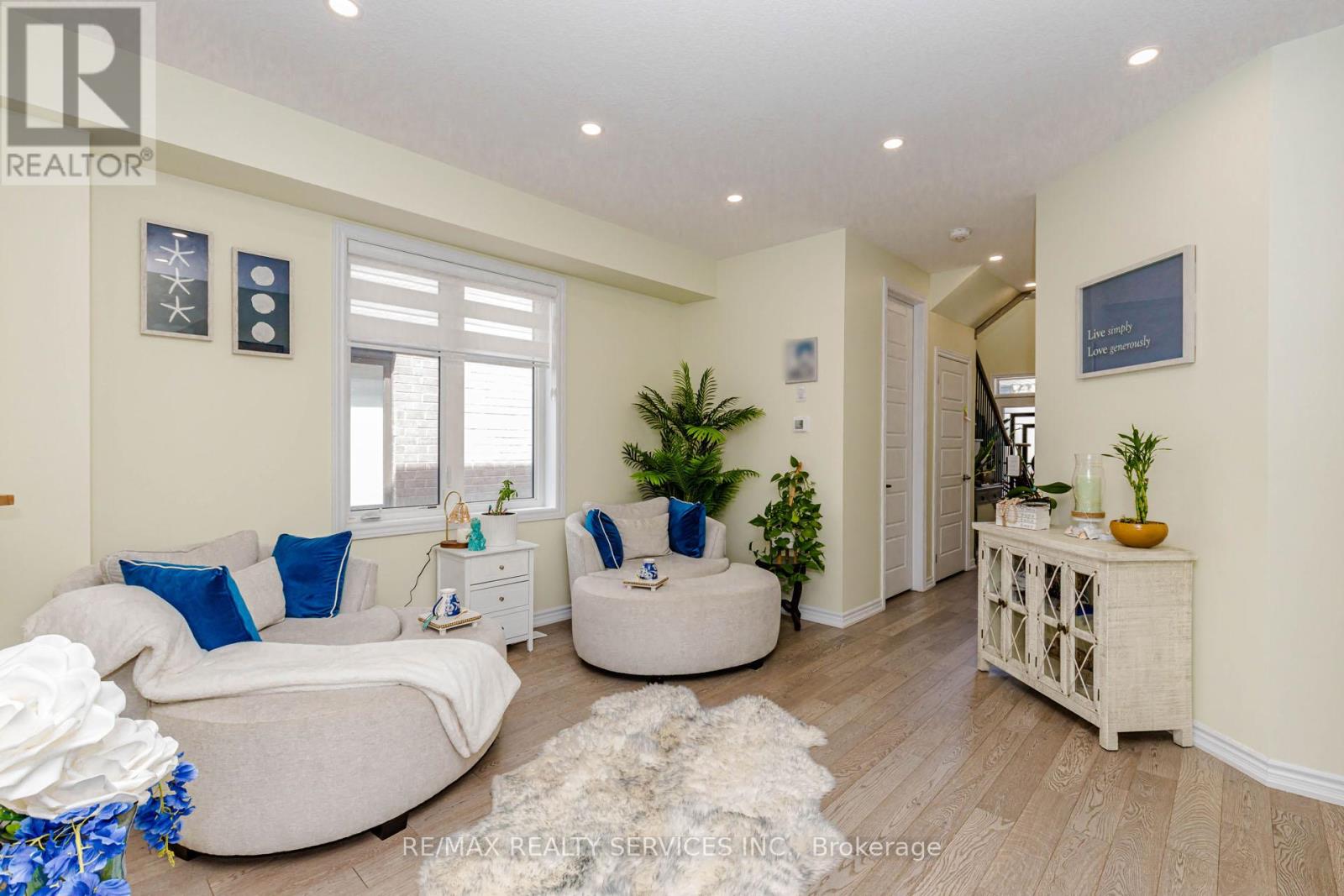 67 MALCOLM CRESCENT - 12