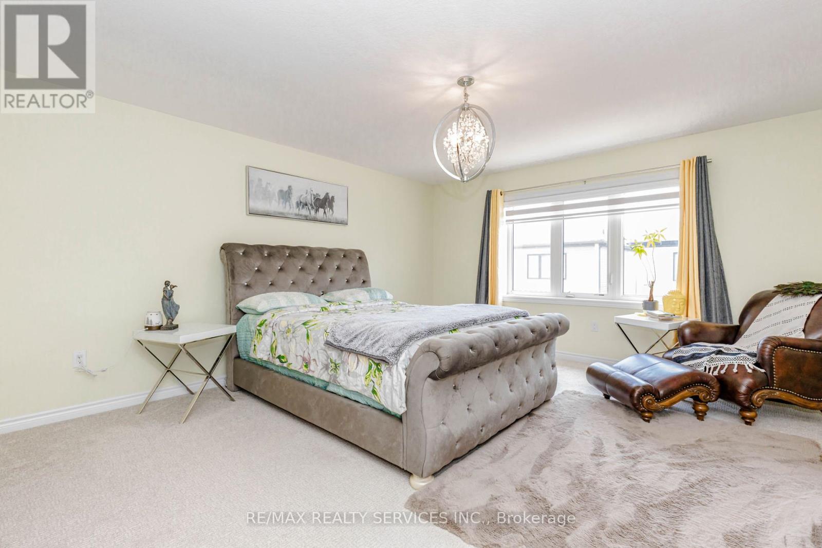 67 MALCOLM CRESCENT - 25