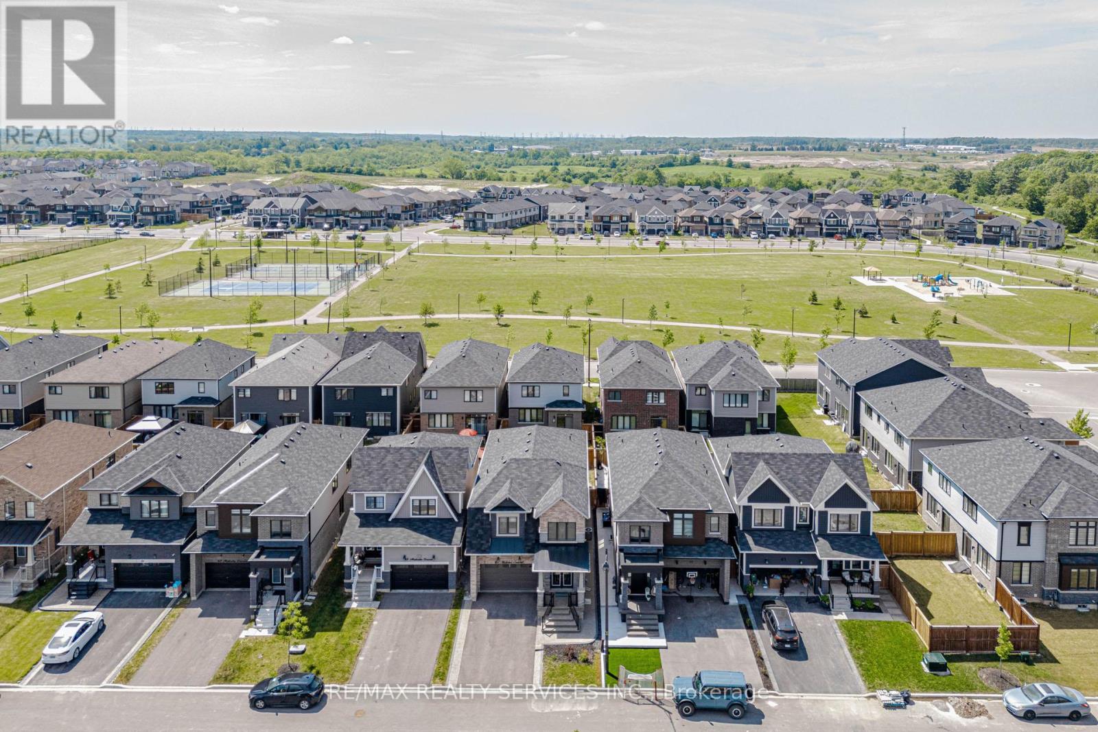67 MALCOLM CRESCENT - 3