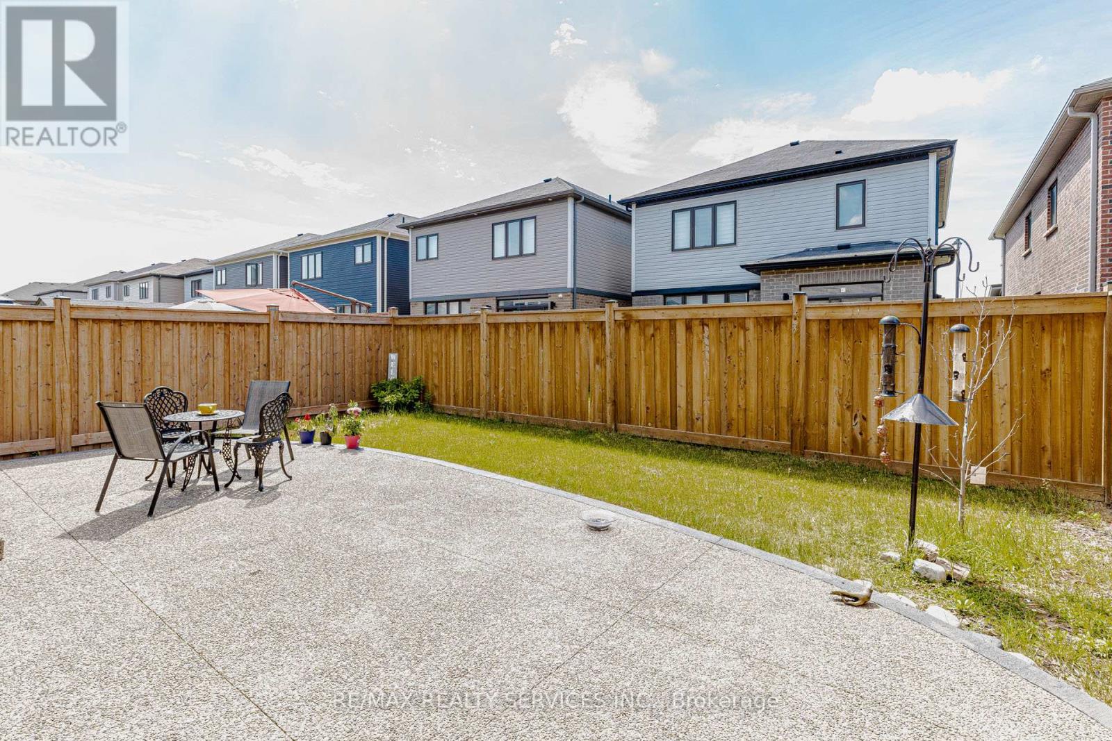 67 MALCOLM CRESCENT - 42