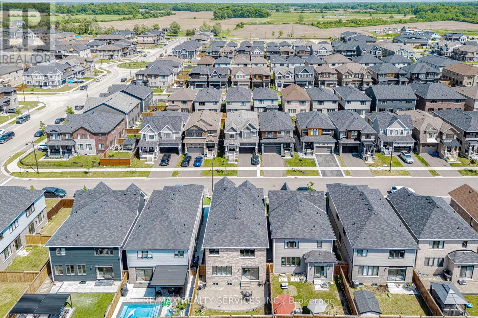 67 MALCOLM CRESCENT - 45