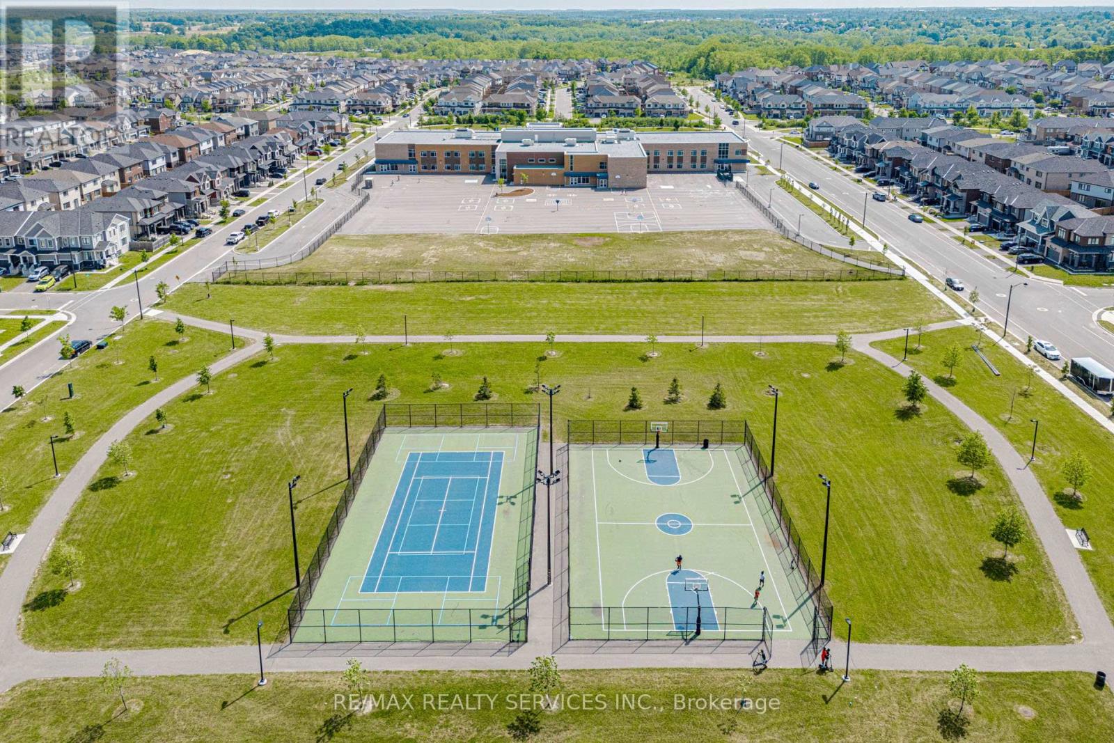 67 MALCOLM CRESCENT - 48