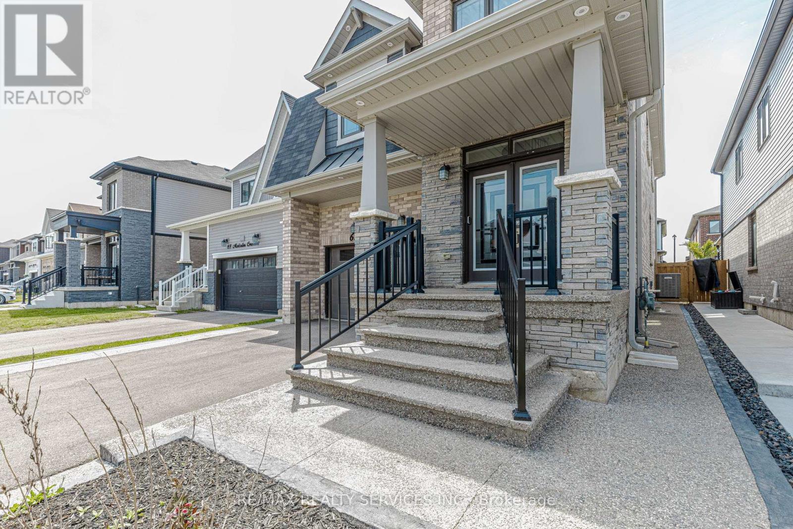 67 MALCOLM CRESCENT - 6