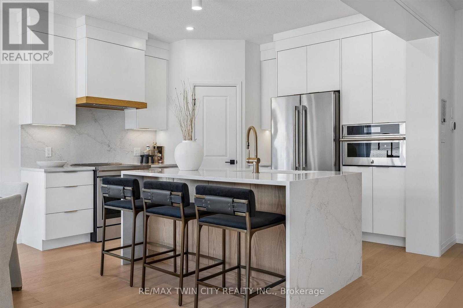 1681 DUNKIRK AVENUE - 12