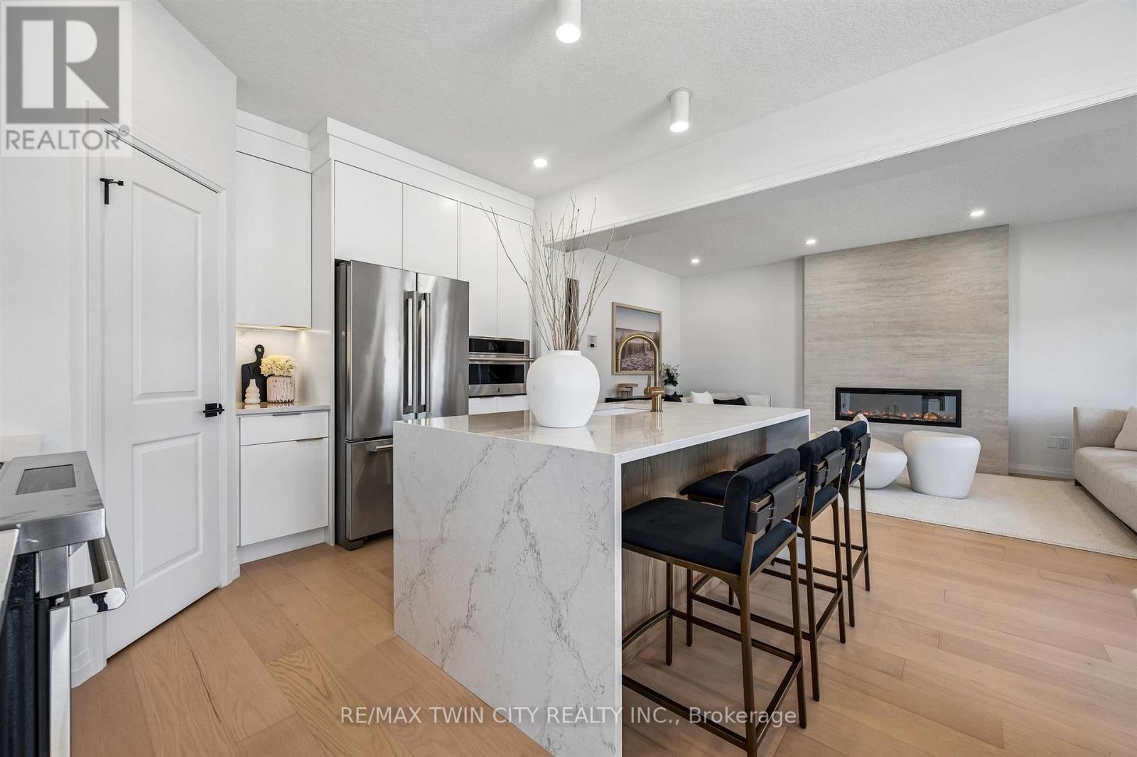 1681 DUNKIRK AVENUE - 15