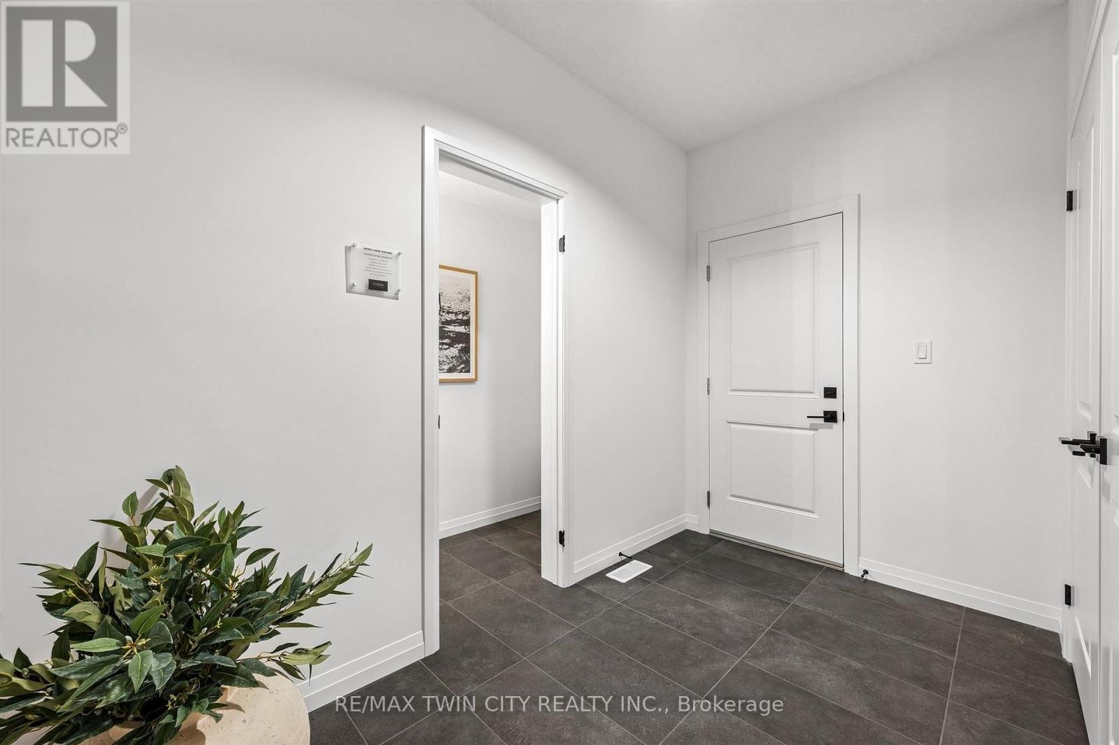 1681 DUNKIRK AVENUE - 18