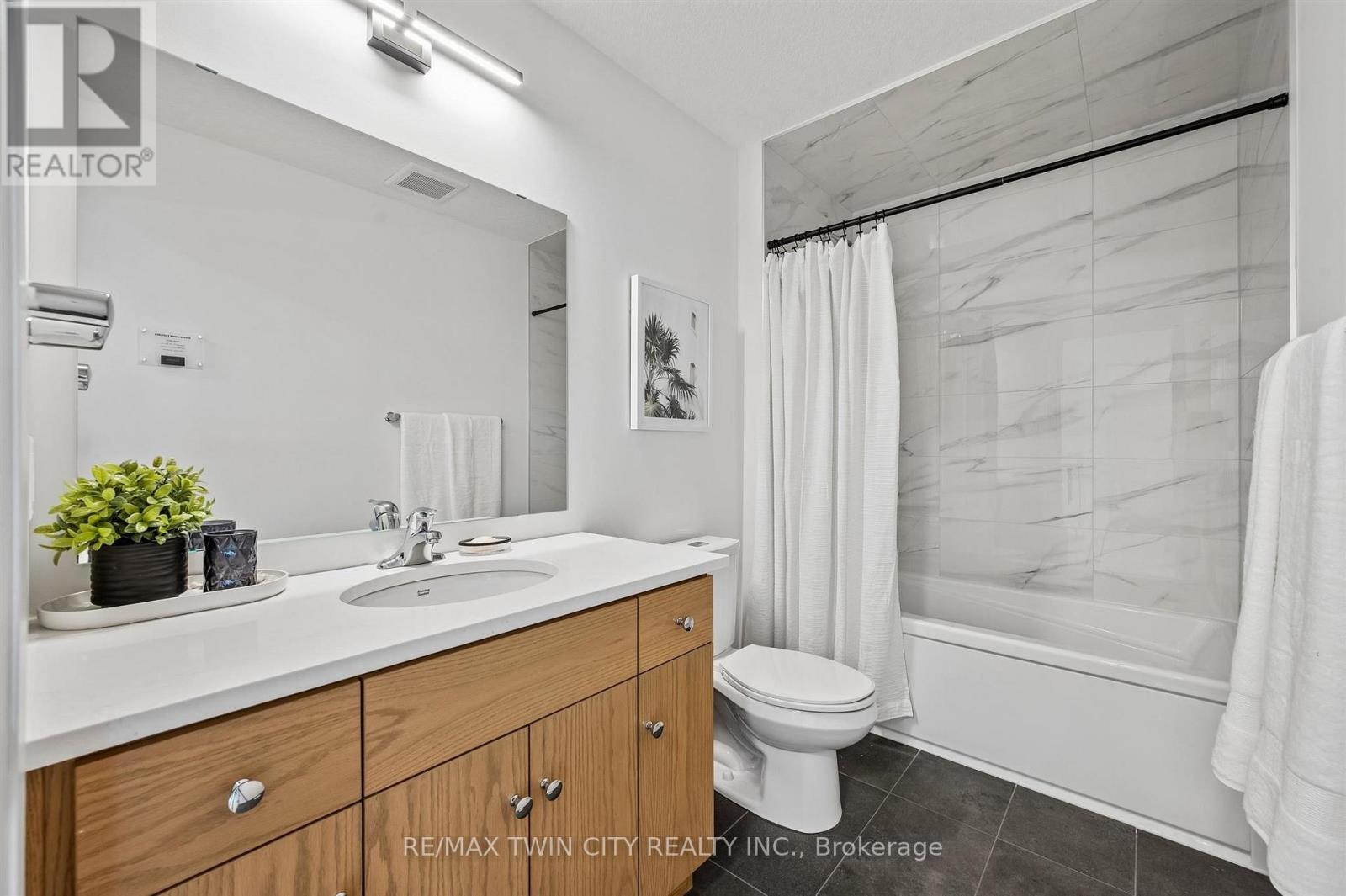 1681 DUNKIRK AVENUE - 26