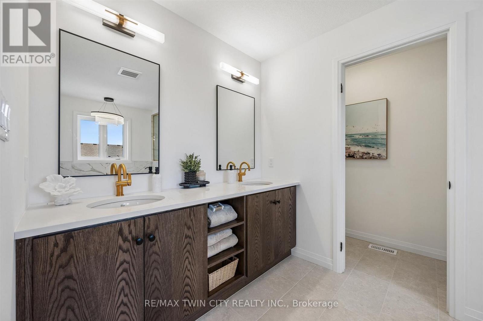 1681 DUNKIRK AVENUE - 31