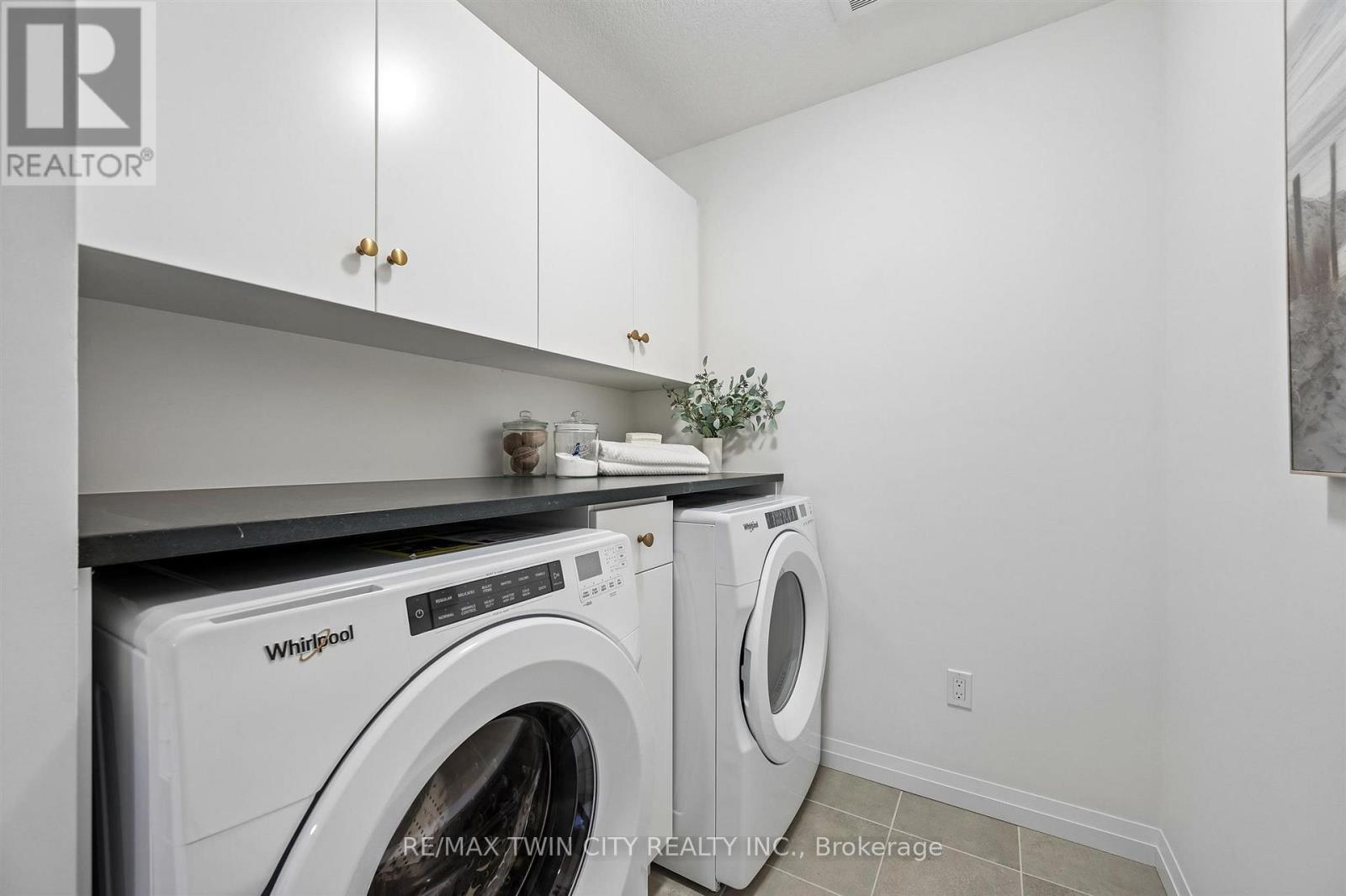 1681 DUNKIRK AVENUE - 33