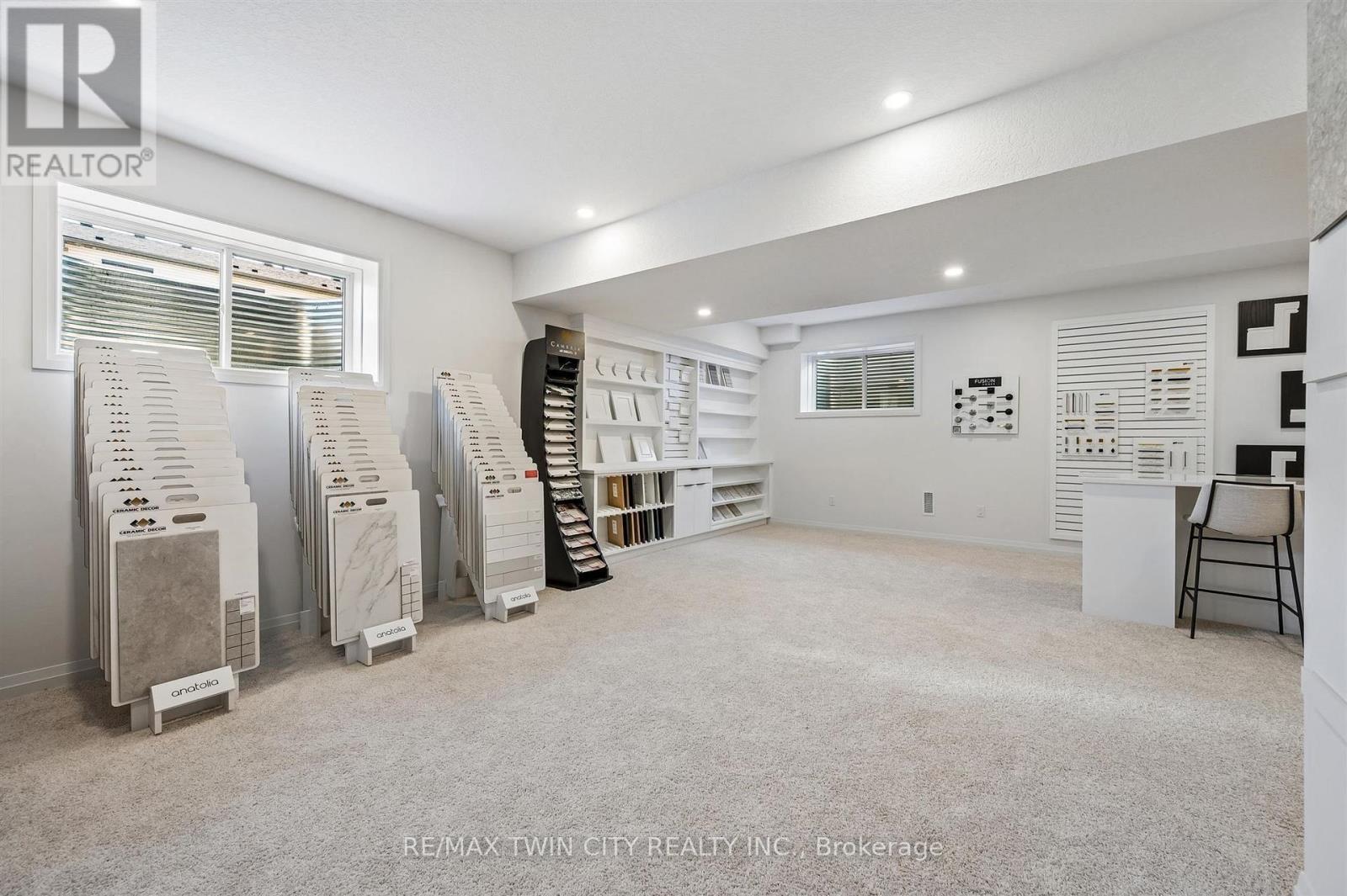 1681 DUNKIRK AVENUE - 35