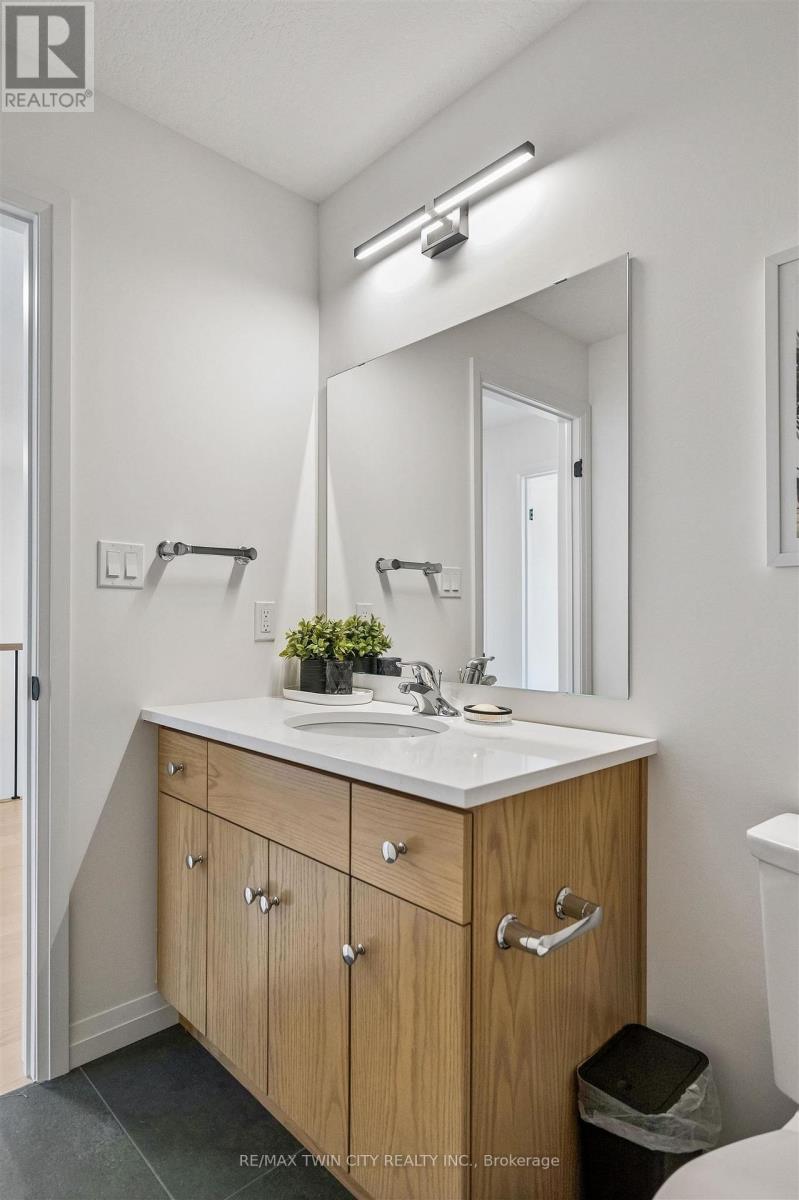 1681 DUNKIRK AVENUE - 39