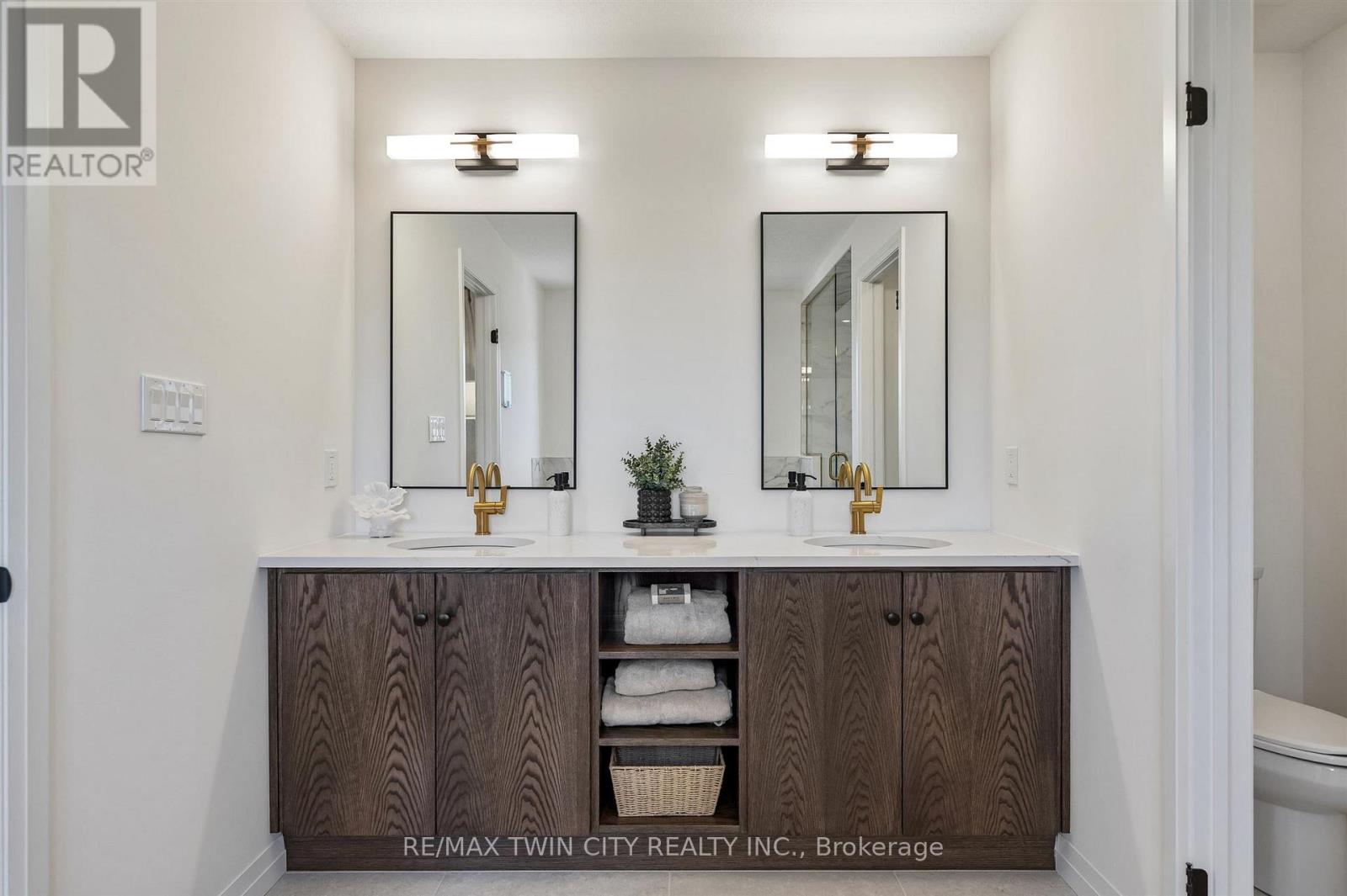 1681 DUNKIRK AVENUE - 41