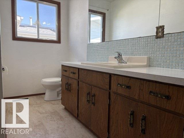 10320 109 AV - Image 11