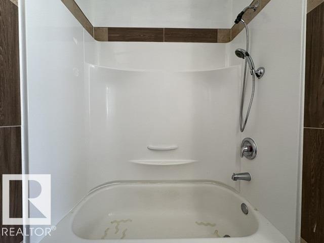 10320 109 AV - Image 12