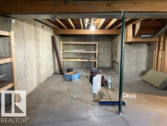 10320 109 AV - Image 13