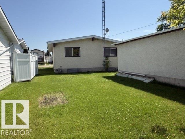 10320 109 AV - Image 3