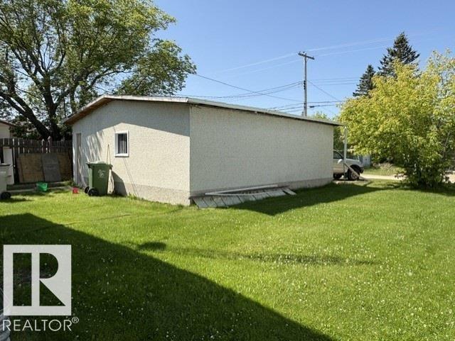 10320 109 AV - Image 4