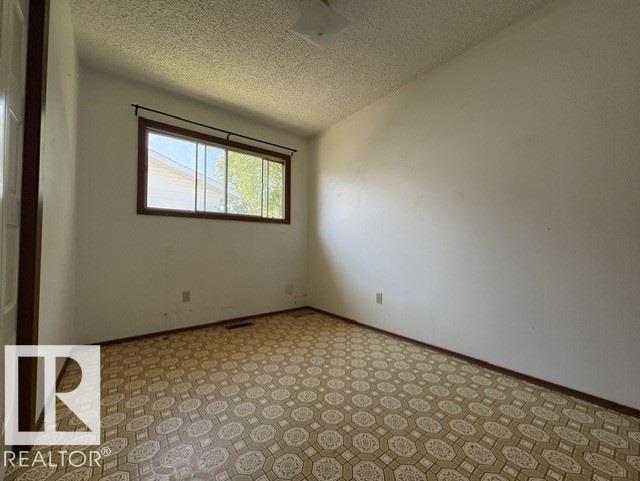 10320 109 AV - Image 8