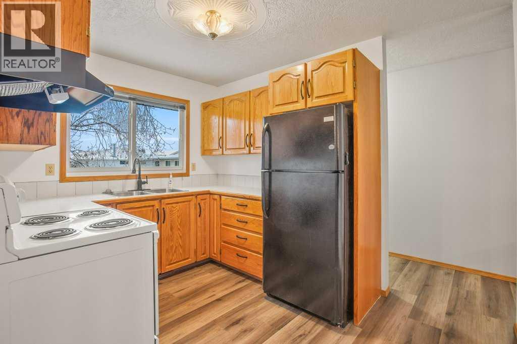 4721 46 Street - 11