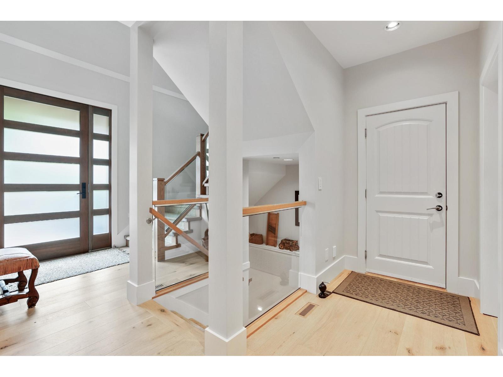 932 ASH STREET, White Rock