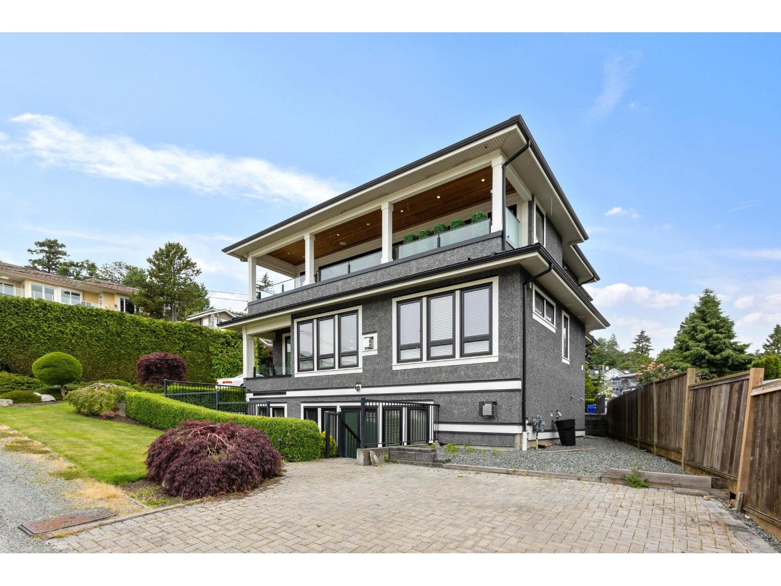 932 ASH STREET, White Rock