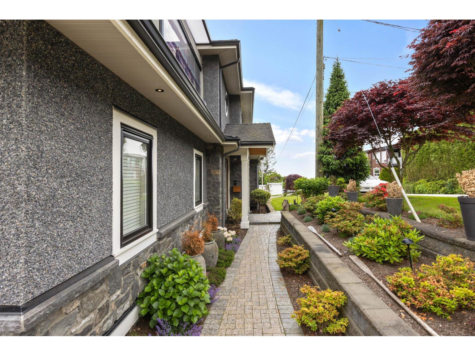 932 ASH STREET, White Rock