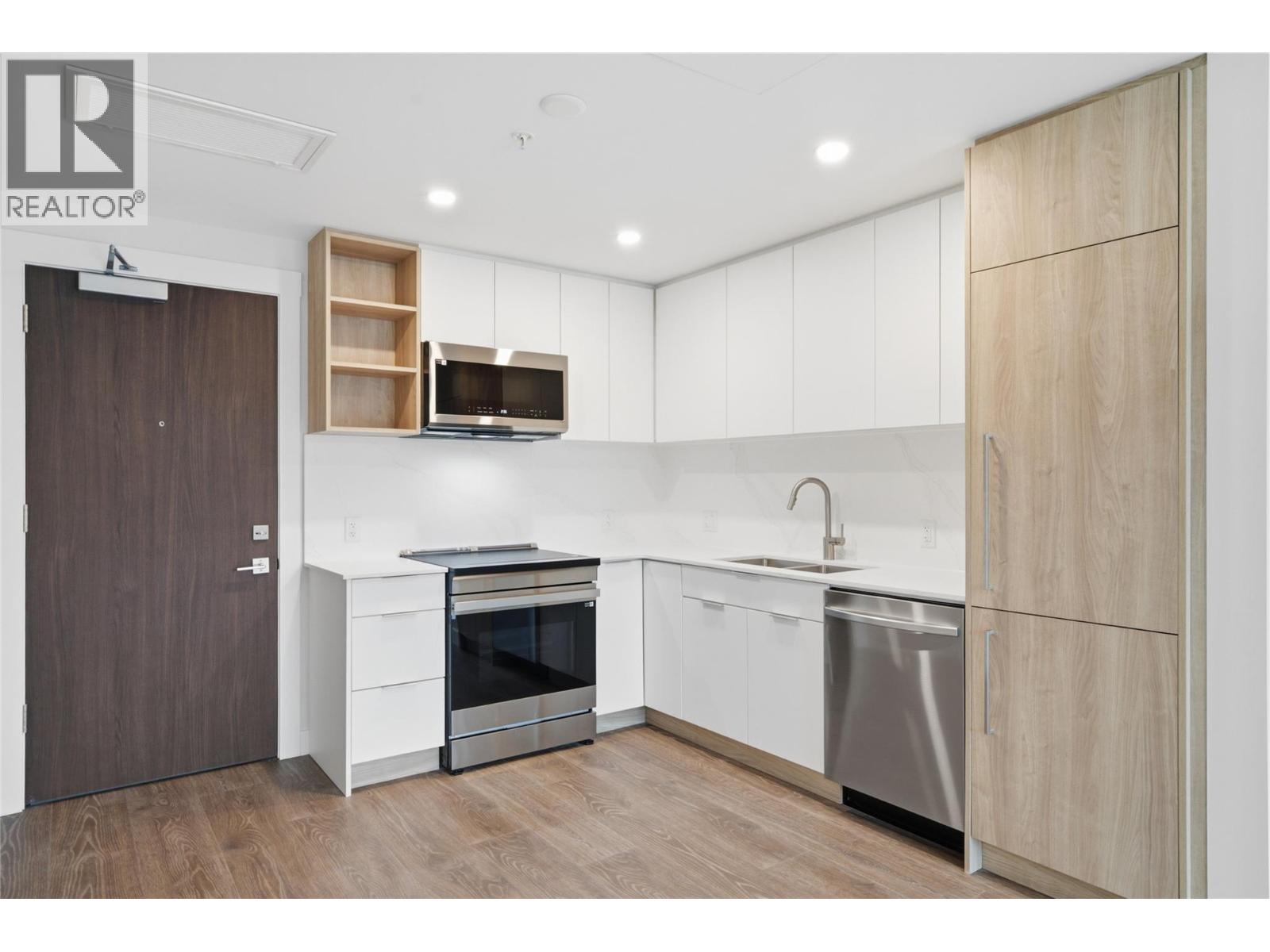 #805 460 Nicola Street - 3