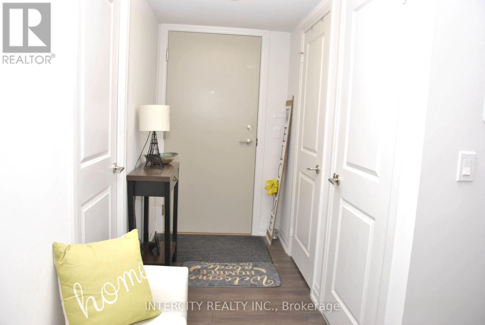 #1901 20 MEADOWGLEN PLACE - 22