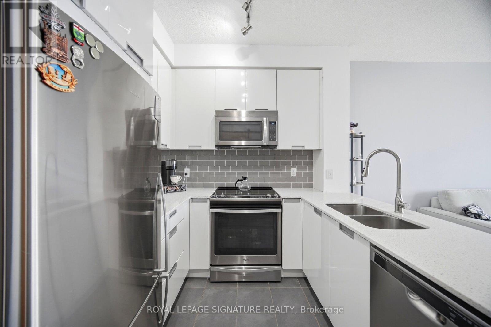 #2006 75 EGLINTON AVENUE W - 13